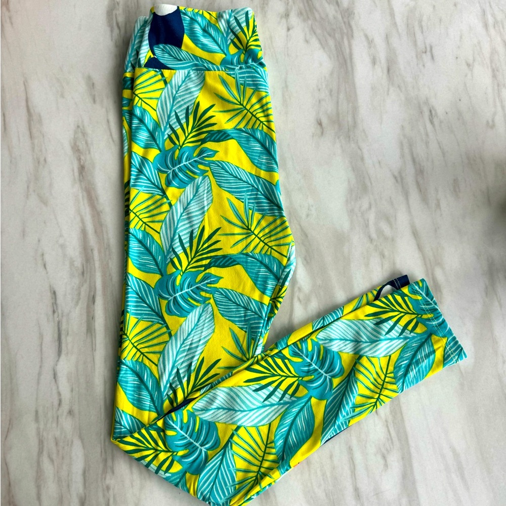 RARE NEW Lu Laroe Parrot Leggings